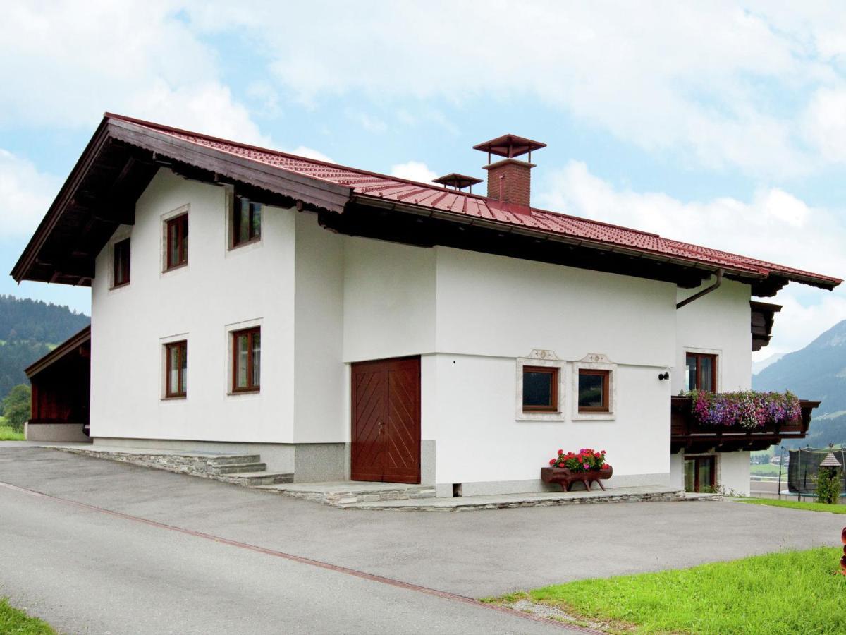 Beautiful Apartment In Brixen In The Thale Бриксен-им-Тале Екстериор снимка